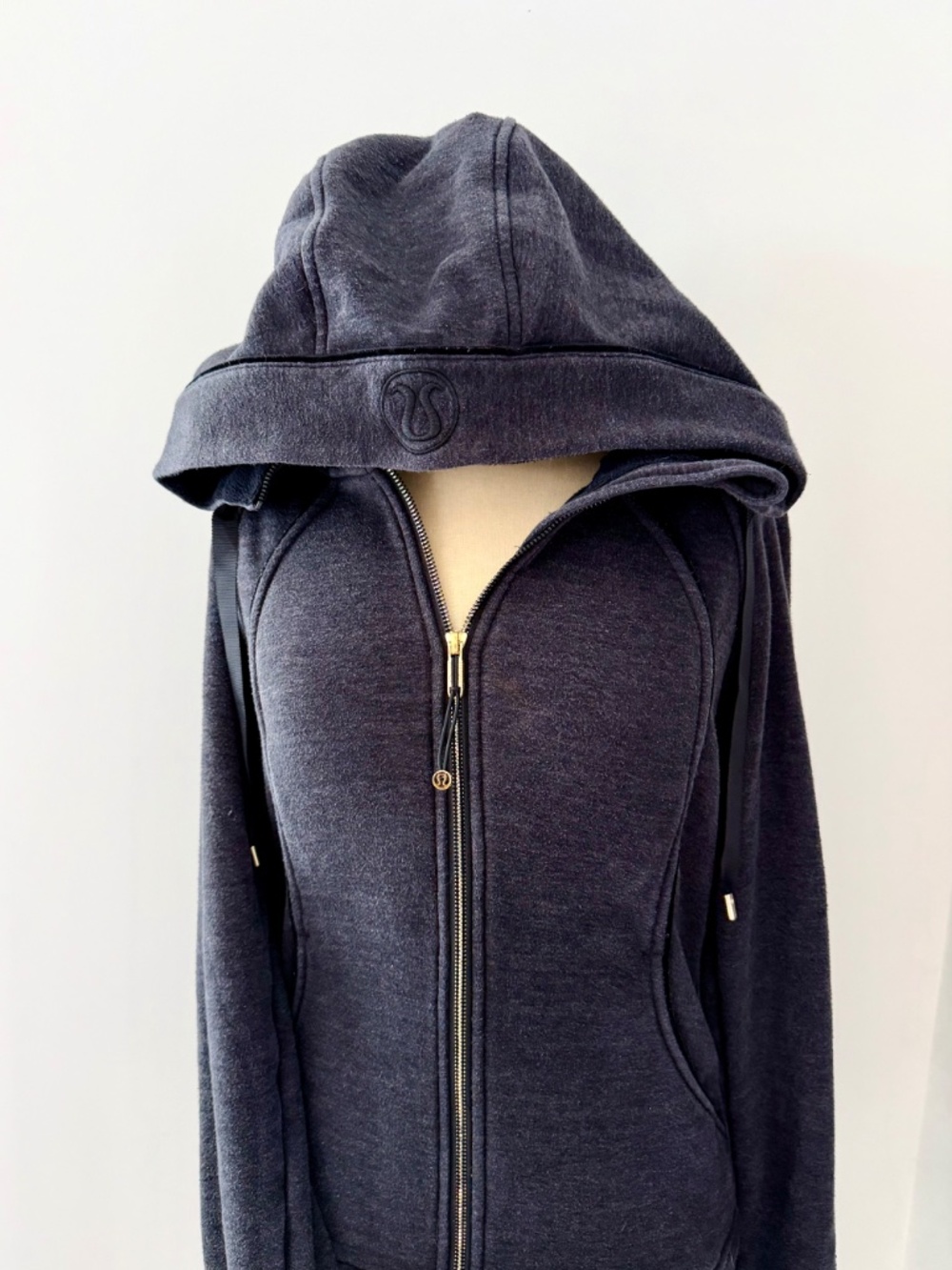 Lululemon Scuba Full-Zip Hoodie — Black/Gold - Picture 6 of 7